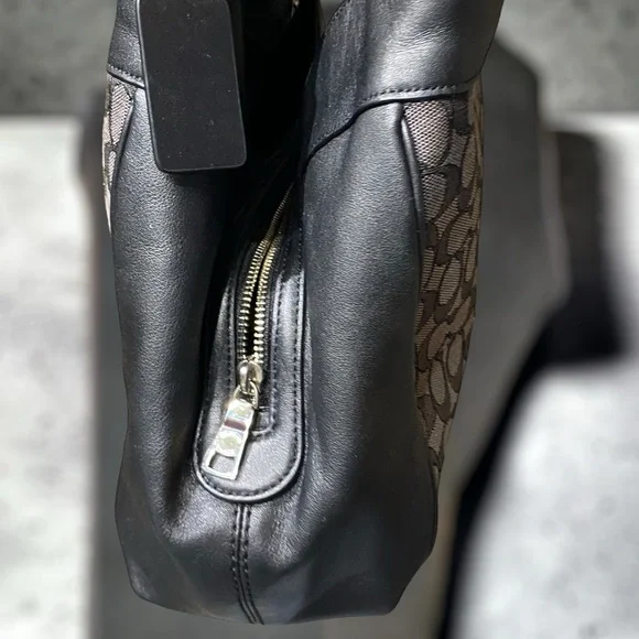 ๐จSOLD๐จ Coach Lexy shoulder bag - Picture 5 of 10